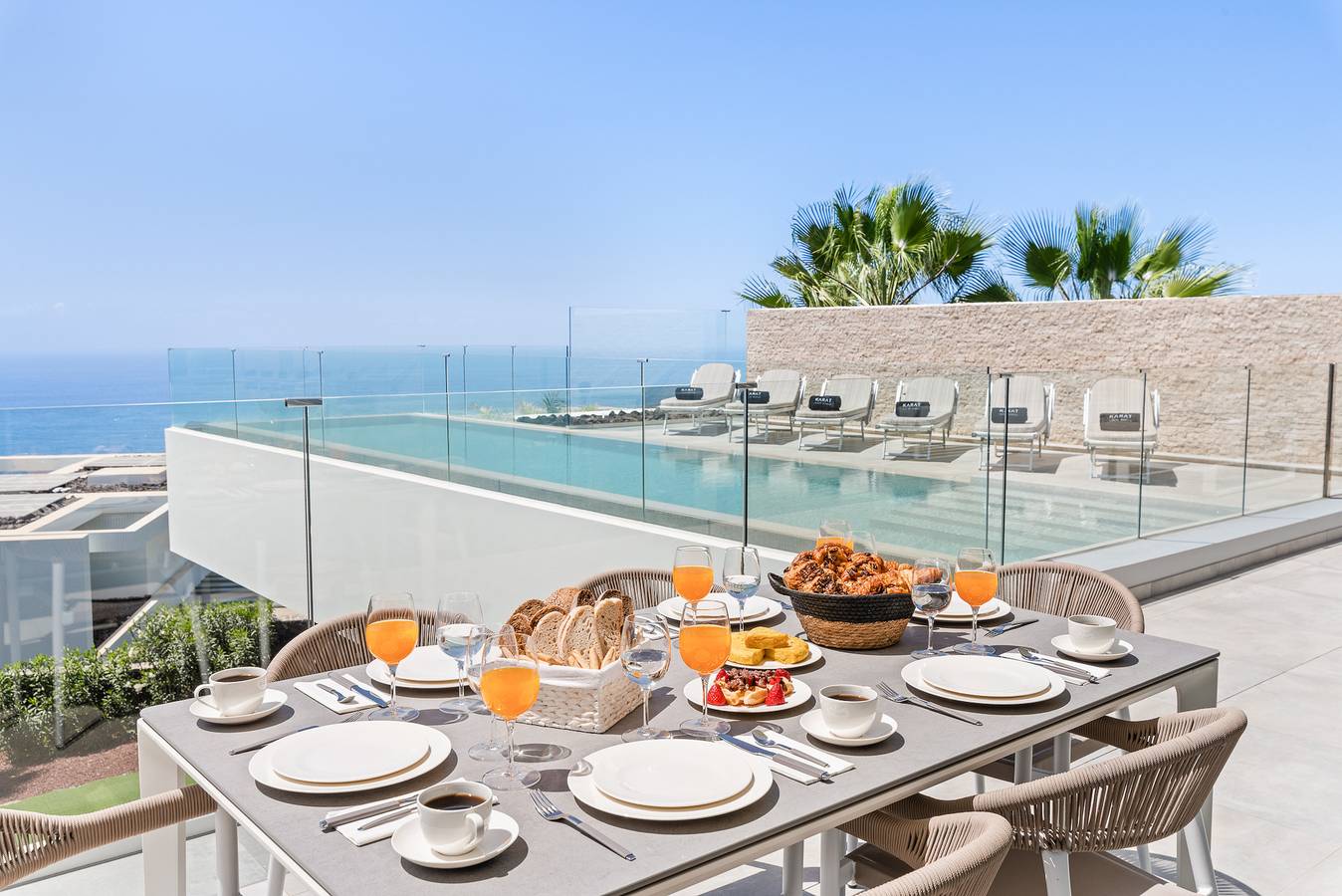 Casa de vacaciones "Karat Zambrano" con vistas a la montaña, piscina privada y Wi-Fi in Playa Abama, Guía de Isora