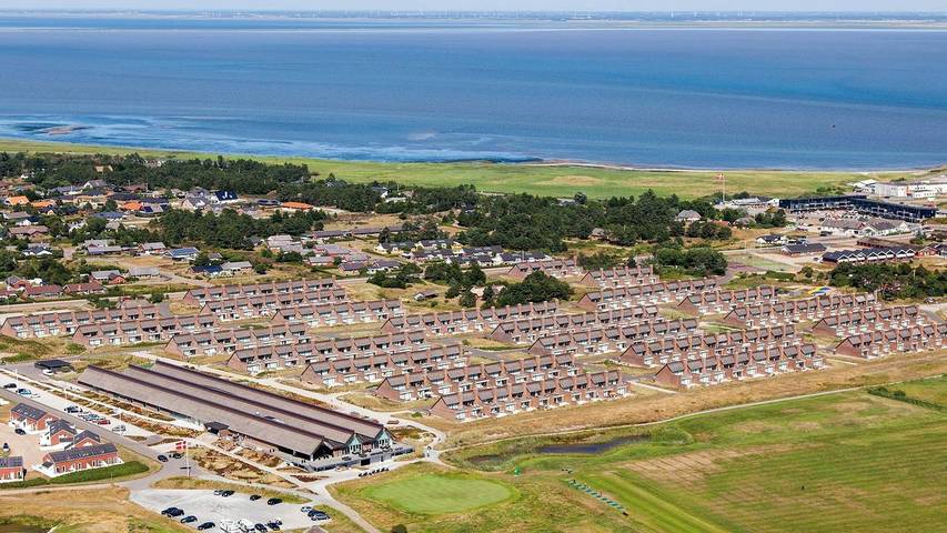 Ferienhaus für 4 Personen, mit Terrasse und Sauna sowie Pool und Whirlpool an der Westküste Dänemarks
