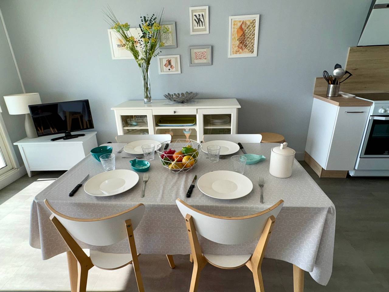 Entire apartment, 3-star apartment in Saint Jean de Monts, 5 people, parking, sea view in Saint-Jean-de-Monts, Vendée