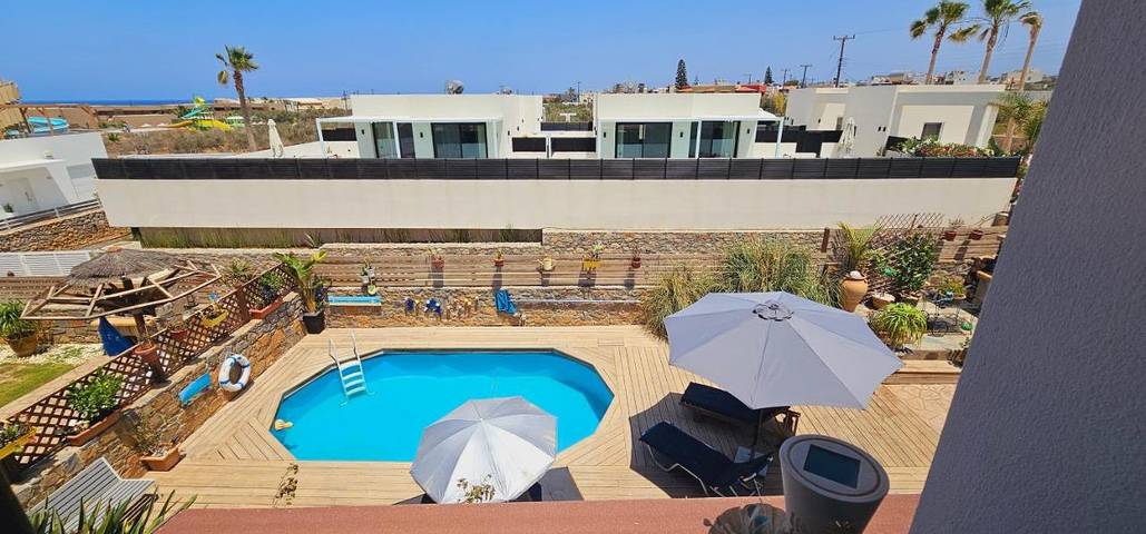 Villa pour 6 personnes, avec vue ainsi que piscine et jardin