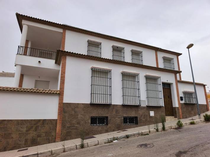 Casa de vacaciones para 13 personas, con vistas además de balcón y piscina - 1