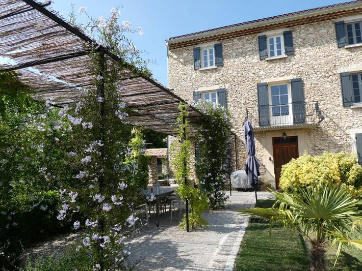 Location de vacances pour 8 personnes, avec jardin ainsi que vue et piscine à Villes-sur-Auzon - 4