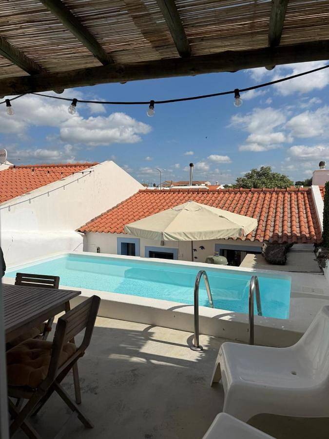 Casa de férias para 4 pessoas, com piscina e terraço, com animais de estimação em Estremoz
