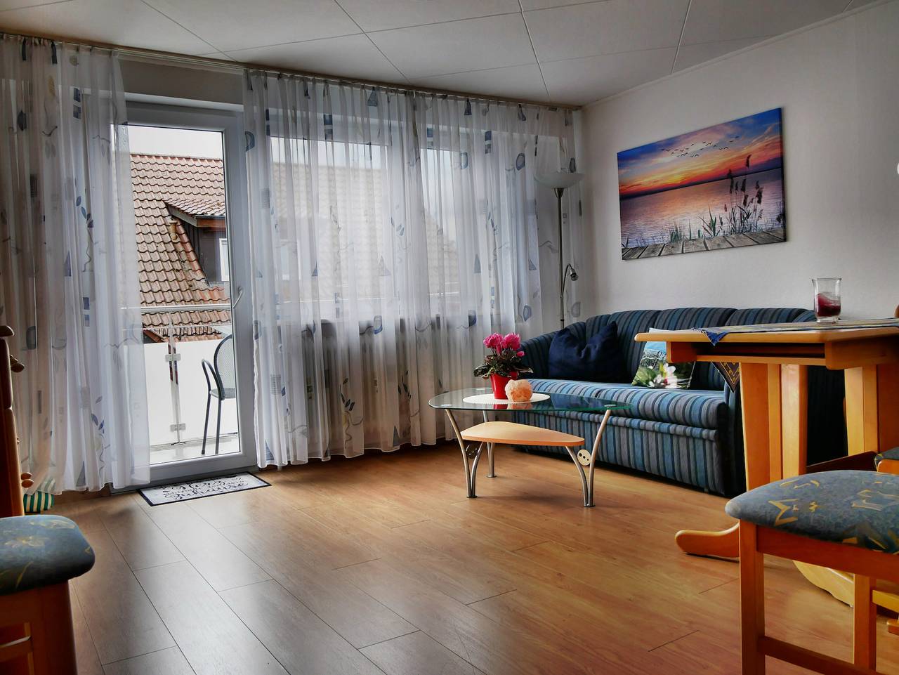 Apartamento entero, Apartamento 'Happiness' con balcón y Wi-Fi in Immenstaad, Immenstaad am Bodensee