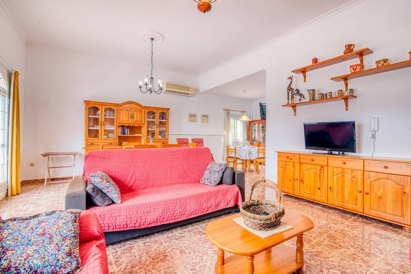 Chalet "Villa Bonavista" con piscina y Wi-Fi in Benifayó, Provincia de Valencia