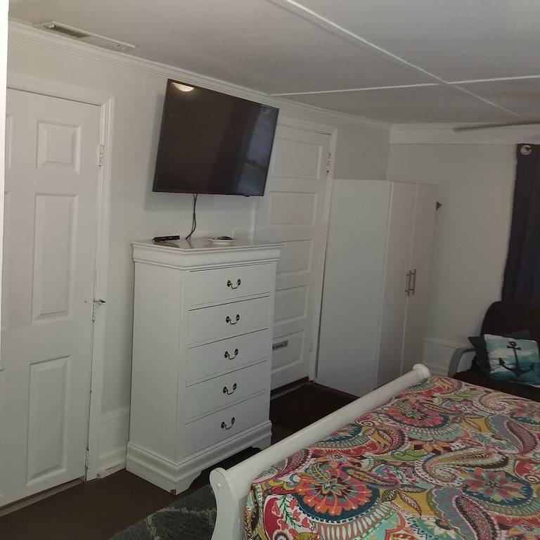 Ganze Wohnung, Hochzeitssuite, Strand, Restaurants, Einkaufsmöglichkeiten, alles innerhalb von 100 Metern! Und Parkin in Folly Beach, Charleston County