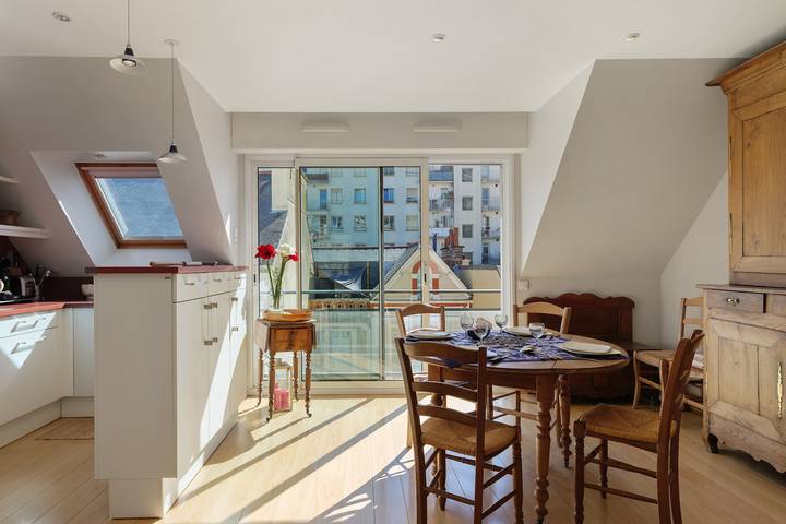 Hel lägenhet, “Calm and Originality” Apartment with Balcony and Wi-Fi in Rennes, Rennes region