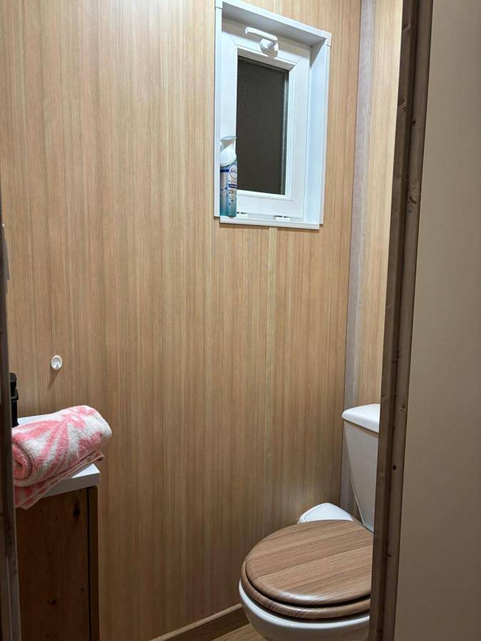 Camping pour 6 personnes, avec vue et piscine ainsi que terrasse et jardin à Puget-sur-Argens - 2