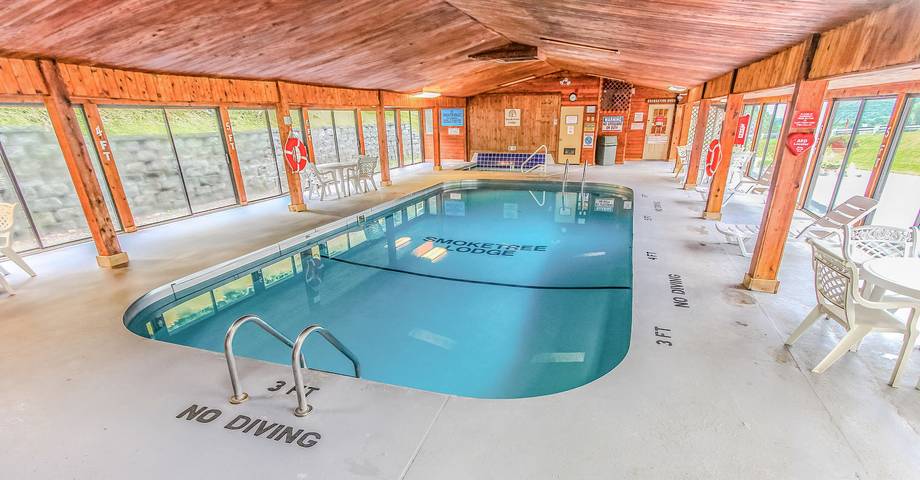 Apartment for 6 people, with sauna and yard as well as pool in North Carolina