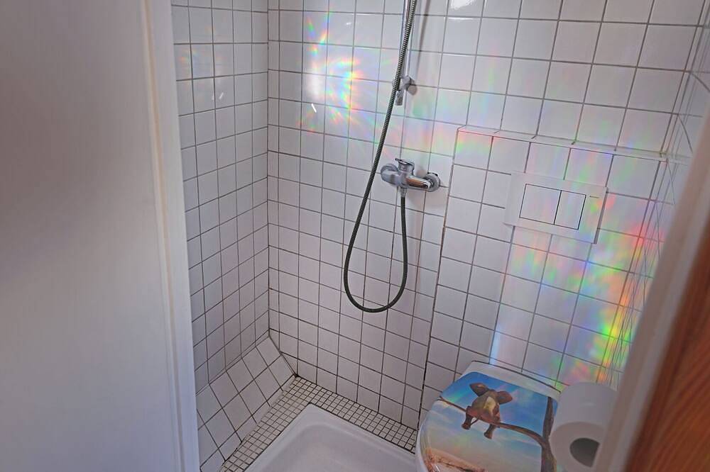 Cozy and romantic apartment in captain's steering cabin in Amsterdam West, Dutch Coast