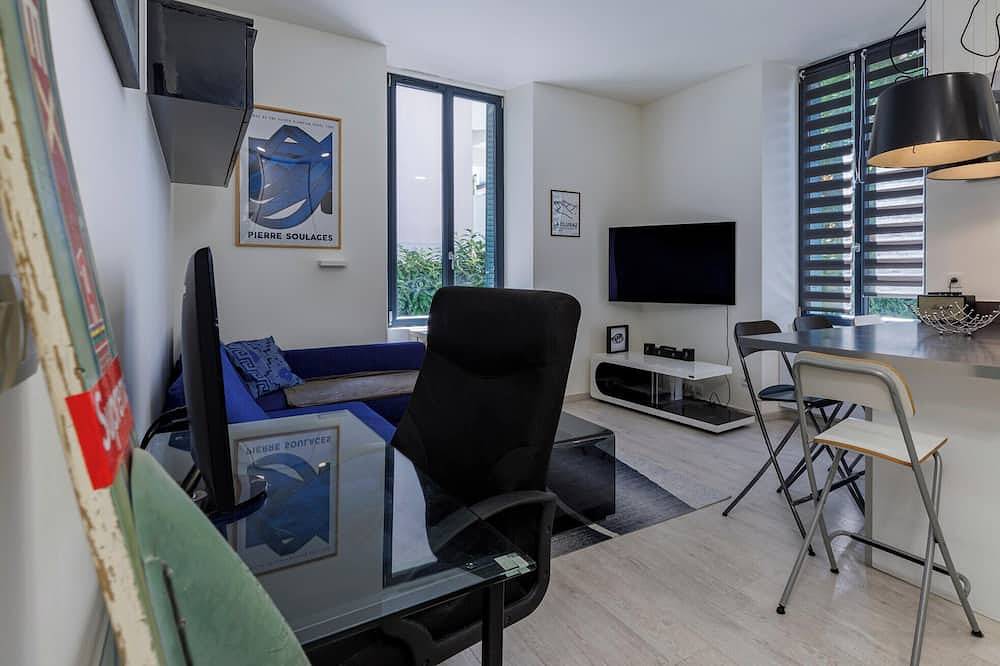 Appartement entier, Bienvenue dans cet appartement T2 moderne et épuré, idéal pour un séjour confortable à deux dans un environnement agréable. in Annecy, Annecy (commune)