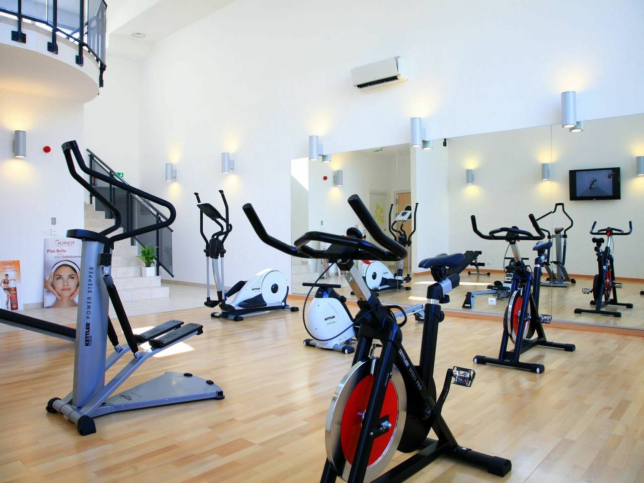 Entire apartment, Cagnes-sur-mer 606 - Le Lido 606.1 in Cros de Cagnes, Cagnes-sur-Mer