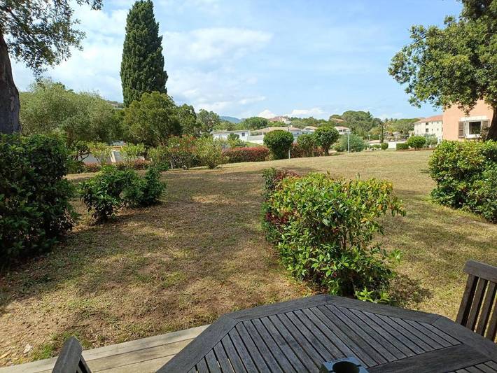 Parc de vacances pour 4 personnes, avec piscine et jardin en Corse - 3
