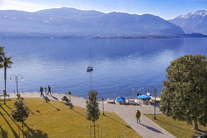 Ferienwohnung für 6 Personen, mit Balkon und Seeblick sowie Ausblick in Comune di Verbania