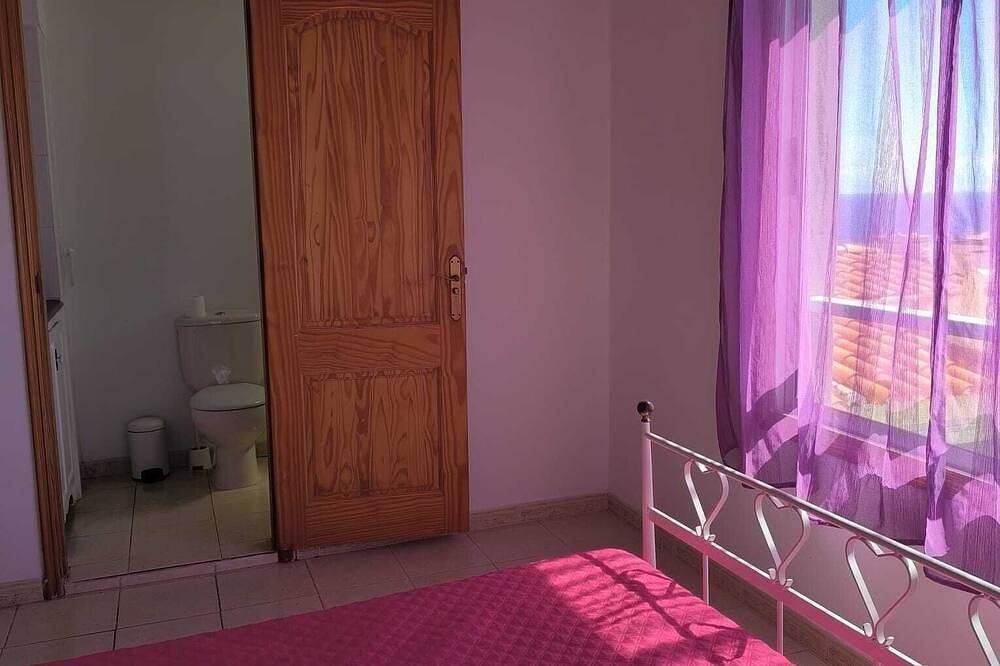 Entire apartment, Beautiful Duplex 6/8 Persons 2nd Sea Line Facing La Gomera in Sueno Azul, Adeje