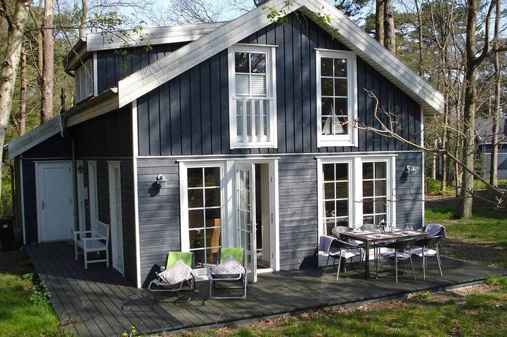 Ferienhaus am Strand für 8 Personen, mit Sauna und Terrasse sowie Whirlpool auf Rügen