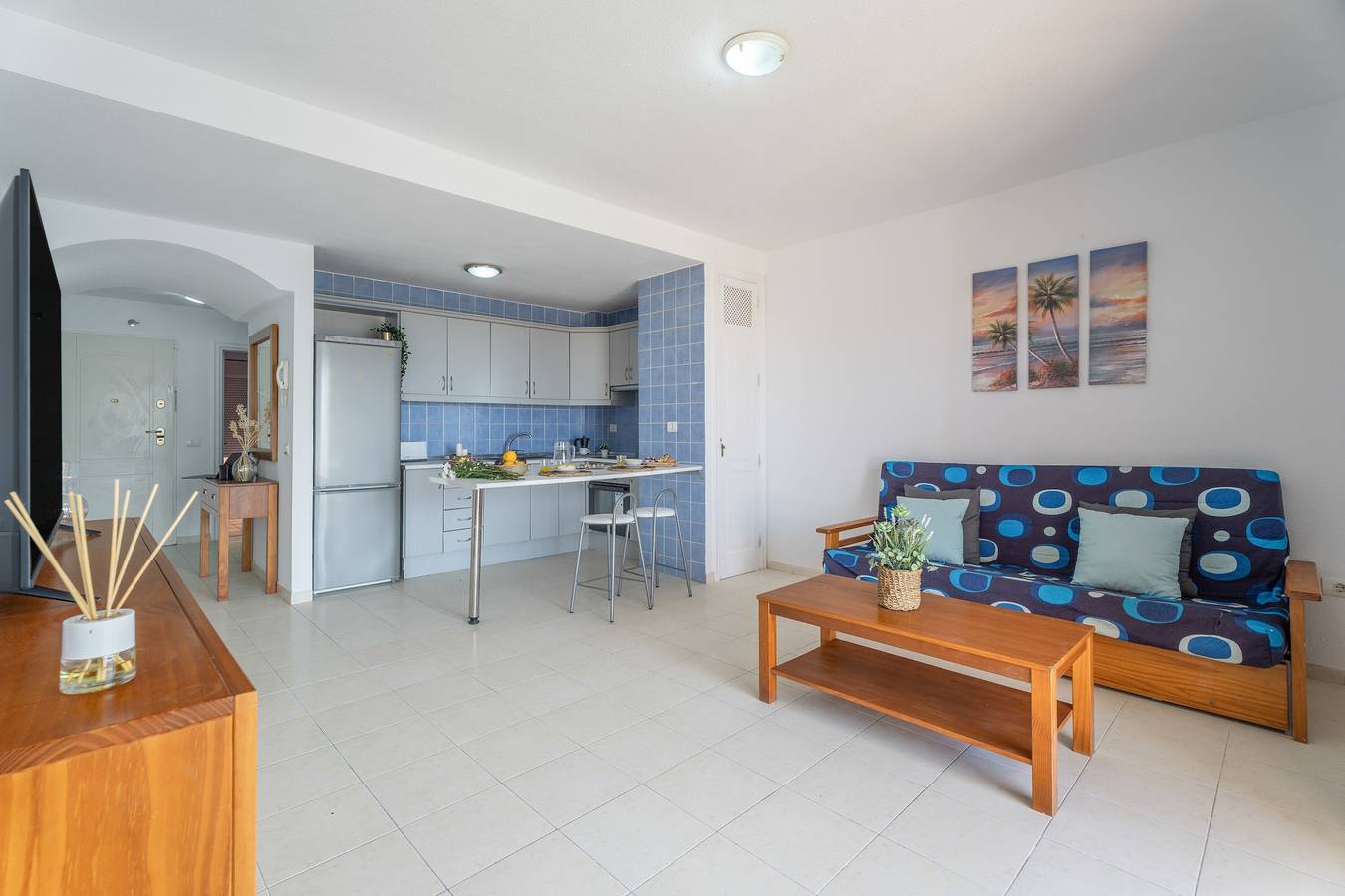 Ganze Wohnung, Ferienwohnung 'Brisas Chasna 2' mit Meerblick, Gemeinschaftspool und Wlan in Adeje, Teneriffa Süd