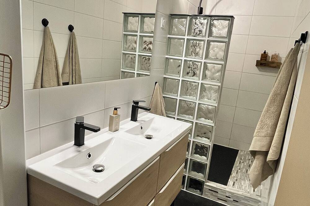 Room with private spa and cinema room in Caupenne, Dax en omgeving