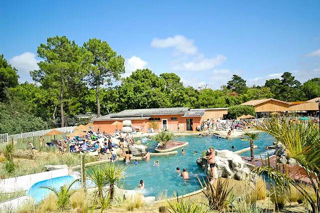 Camping pour 6 personnes, avec Terrasse ainsi que Piscine et Sauna à Soulac-sur-Mer