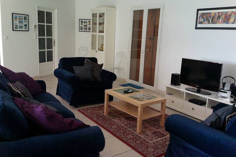 Air Conditioned Villa With Private Pool And Panoramic Views in Neffiès, Béziers region