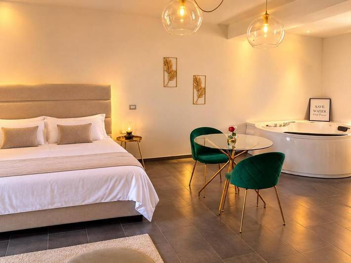 B&b per 2 persone, con Idromassaggio e Terrazza nonché Giardino e Piscina in Provincia di Caserta
