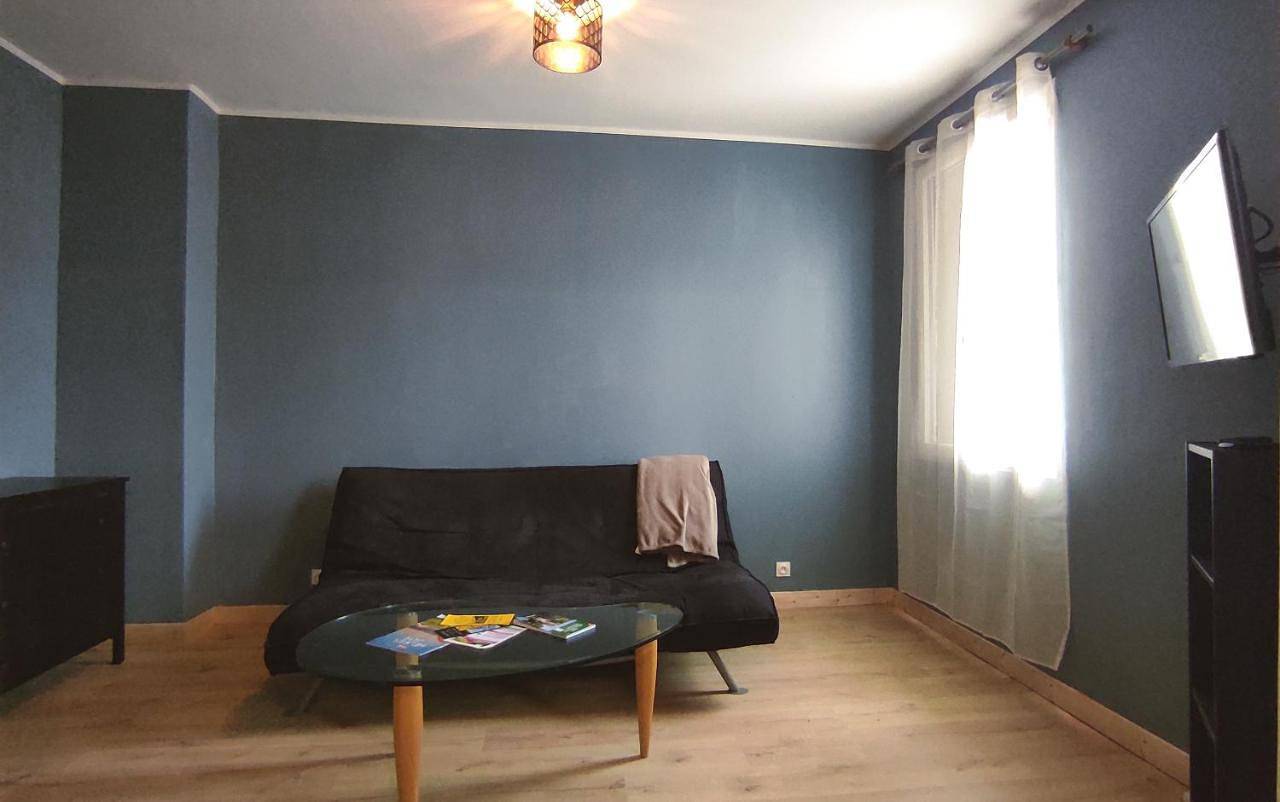 Appartement entier, One-Bedroom Apartment in Aubusson, Région d'Aubussargues
