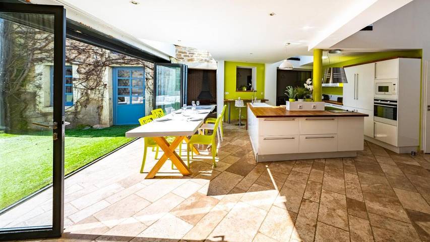 Location de vacances pour 13 personnes, avec jacuzzi ainsi que piscine et terrasse à Messigny-et-Vantoux - 4