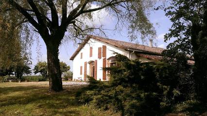 Gîte pour 12 personnes, avec terrasse et jardin à Saint-Lon-les-Mines