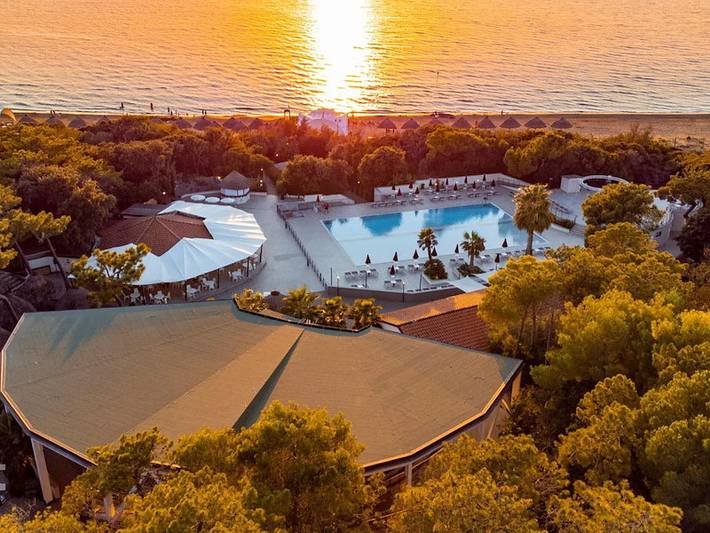 Vakantiepark voor 7 personen, with balkon/terras and terras as well as whirlpool in Toscane