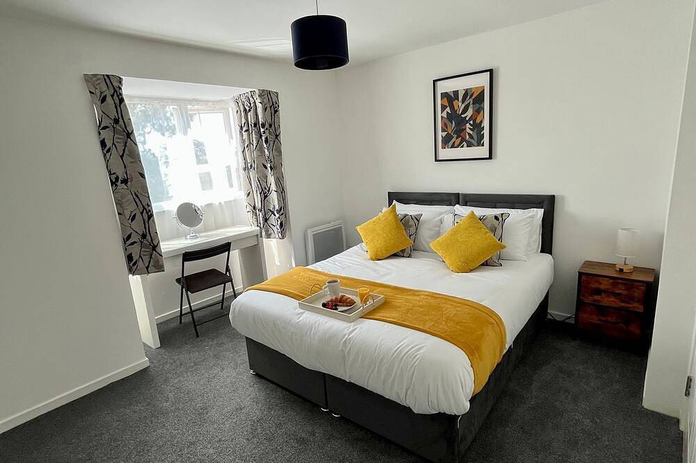 Entire apartment, St Andrews Gardens – Modern 2-Bed Flat with Town Views & Parking in Colchester in Colchester, Essex
