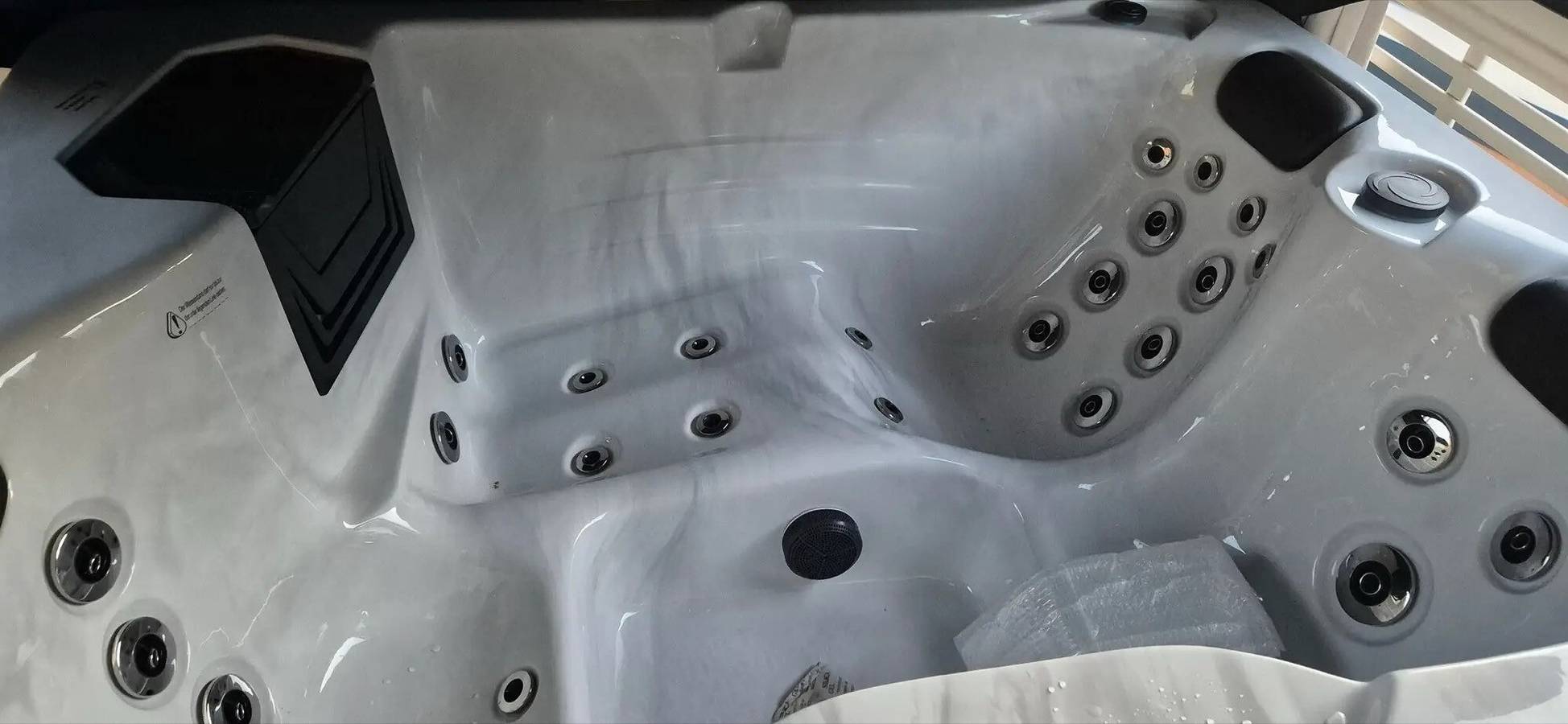 Ganze Wohnung, Apartment „Evas Whirlpool Apartment im Schwarzwald“ mit privater Terrasse, Wlan und Klimaanlage in Hügelsheim, Nordschwarzwald