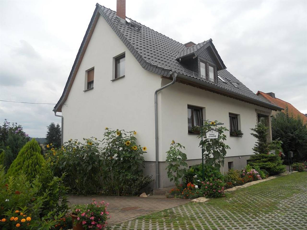 Ganze Ferienwohnung, Gästehaus unter den Weinbergen - Appartement/Fewo, Dusche, Wc in Laucha an der Unstrut, Saale-Unstrut