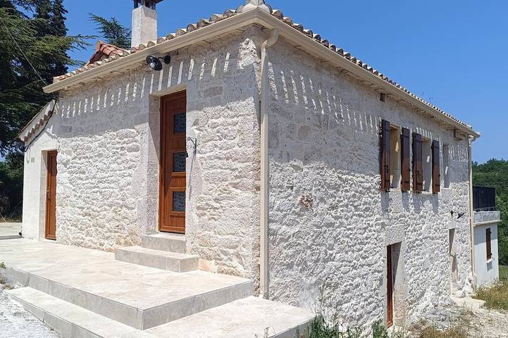 Location de vacances pour 6 personnes, avec jardin à Villesèque