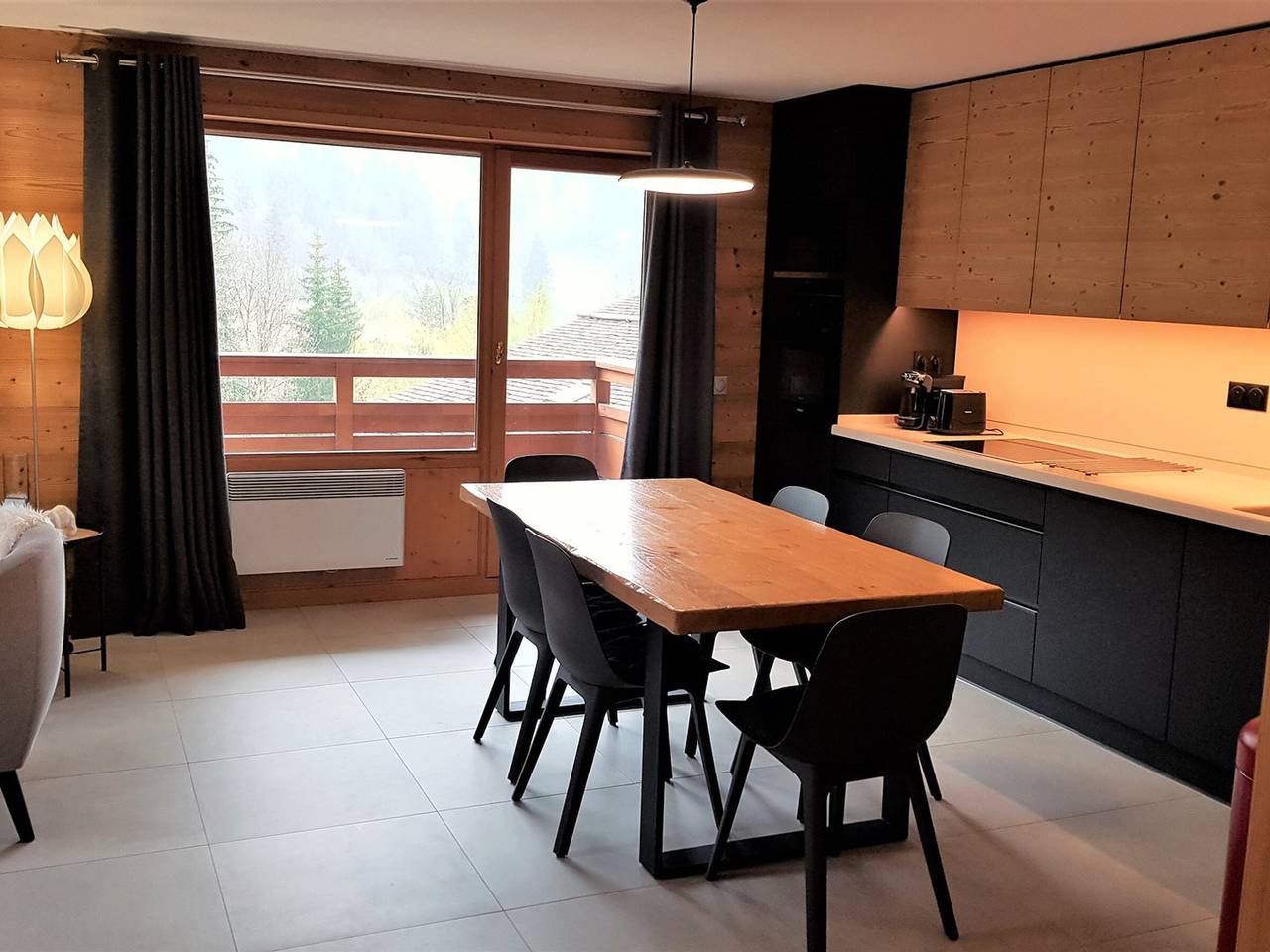 Entire apartment, 3-room apartment with balcony and garage near the slopes in La Clusaz, Annecy region