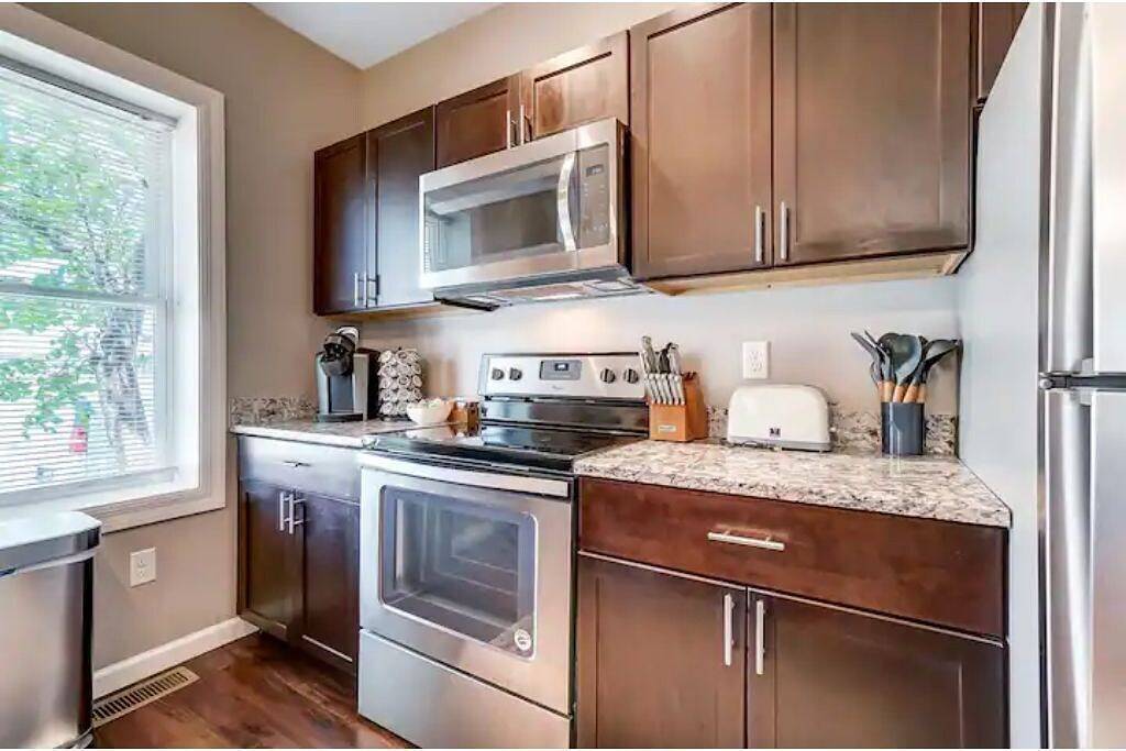 Ganze Wohnung, Oakley Square Sleeps 5-Fully Remodeled-Walkable in Cincinnati, Hamilton County (OH)
