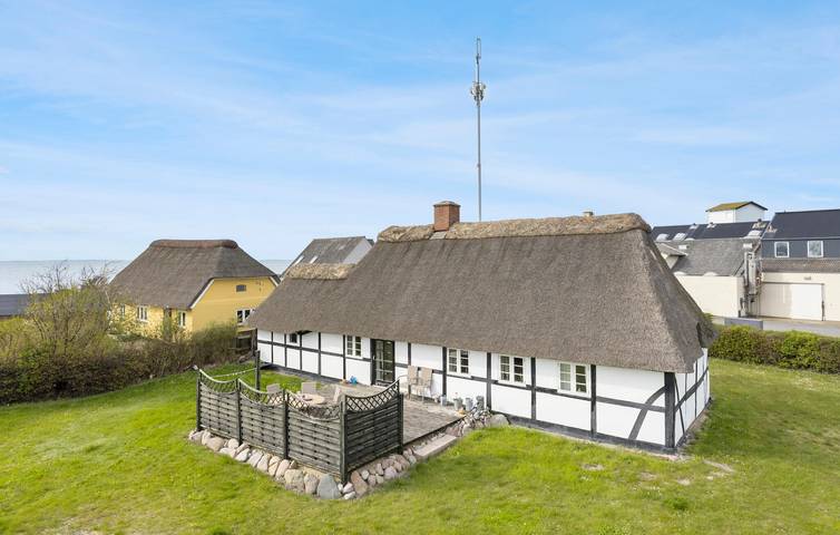 Ferieudlejning for 4 personer, med Terrasse i Bagenkop