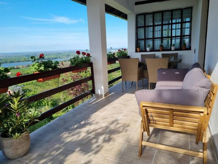 Ferienhaus für 4 Personen, mit Balkon/Terrasse und Garten in Serbien