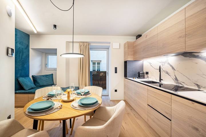 Ganzes Studio, Einzimmerapartment 'Avia Living Elisabeth' mit Bergblick und Wlan in Bruneck, Östliche Dolomiten