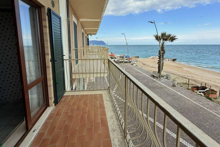 Ganze Wohnung, Ferienwohnung für 6 Personen mit Balkon/Terrasse in Porto Recanati, Adriaküste Marken