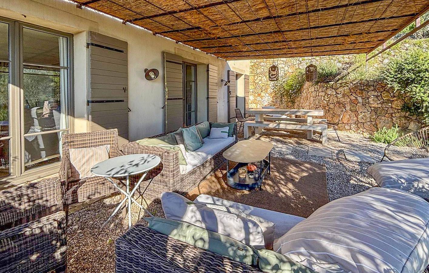 Acogedor apartamento con piscina en Grasse - WiFi, aparcamiento, terraza in Grasse, Region de Cannes