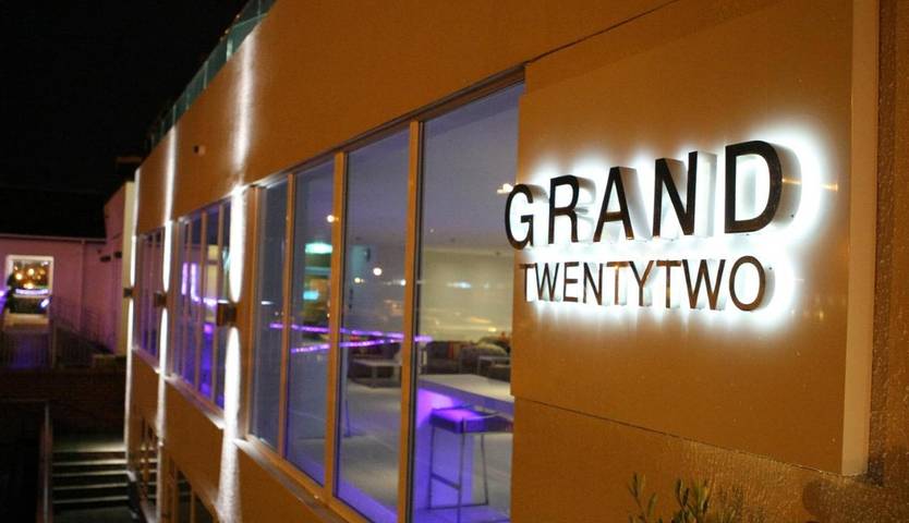 Holiday rental for 2 people, with sauna and garden as well as view and pool in Lytham St Annes