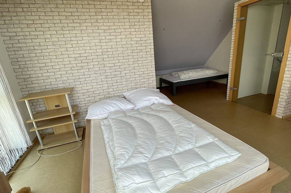 Doppelhaushälfte m. gr. umzäunten Garten in perfekter Lage für Radtouren u. Fam. in Wesel, Niederrhein