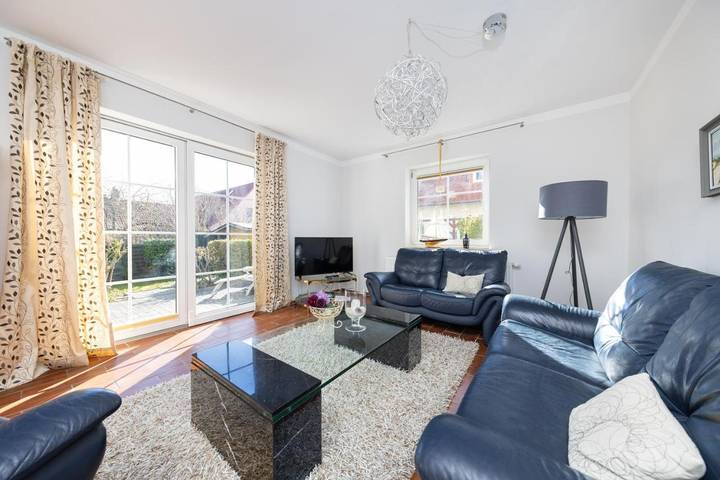 Ferienwohnung für 5 Personen, mit Terrasse und Garten sowie Ausblick