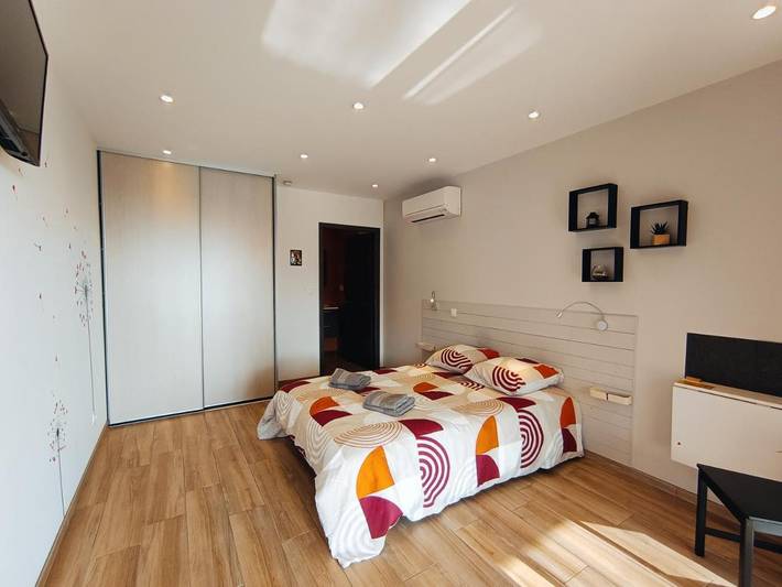 Gîte pour 2 personnes, avec terrasse et jardin à Peyruis - 2