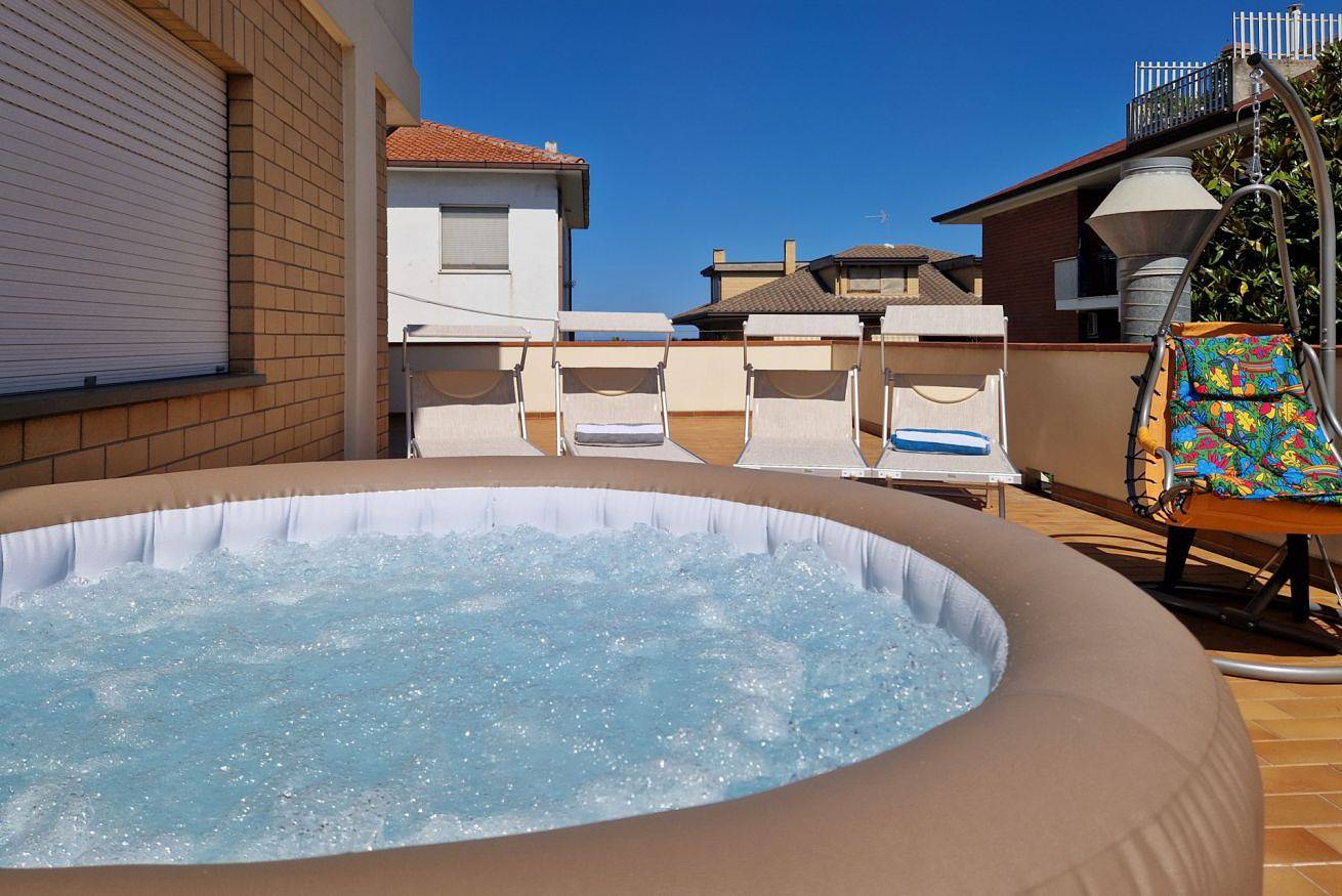 Appartement entier, La grande terrazza - [12 posti] Wi-Fi A/C Free parking Jacuzzi in Porto Sant'Elpidio, Province de Fermo