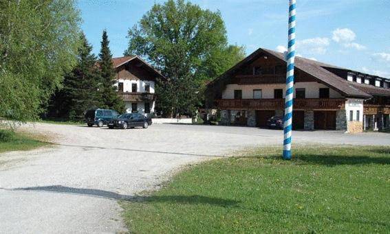 Ferienhaus, mit Terrasse und Garten sowie Pool und Ausblick