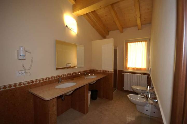 Ganze Wohnung, Wohnung in Idro mit Pool und Garten in Idro, Gardasee-Berge