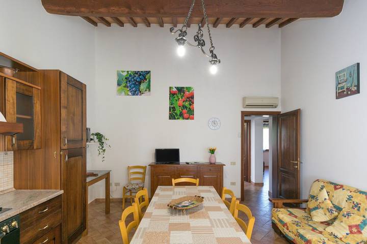 Appartamento "Il Pino - Alloro" con piscina condivisa e Wi-Fi in Cecina, Costa degli Etruschi