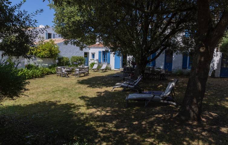 Gîte pour 10 personnes, avec terrasse et jardin