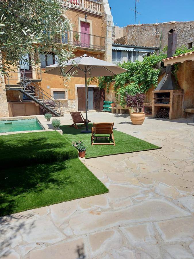 Casa rural con piscina para 20 personas, con terraza además de piscina y jardín en Urgel - 3